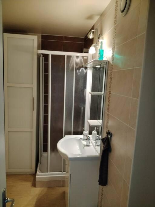 Appartement Vue Mer 4 Personnes Les Bains Exterior photo