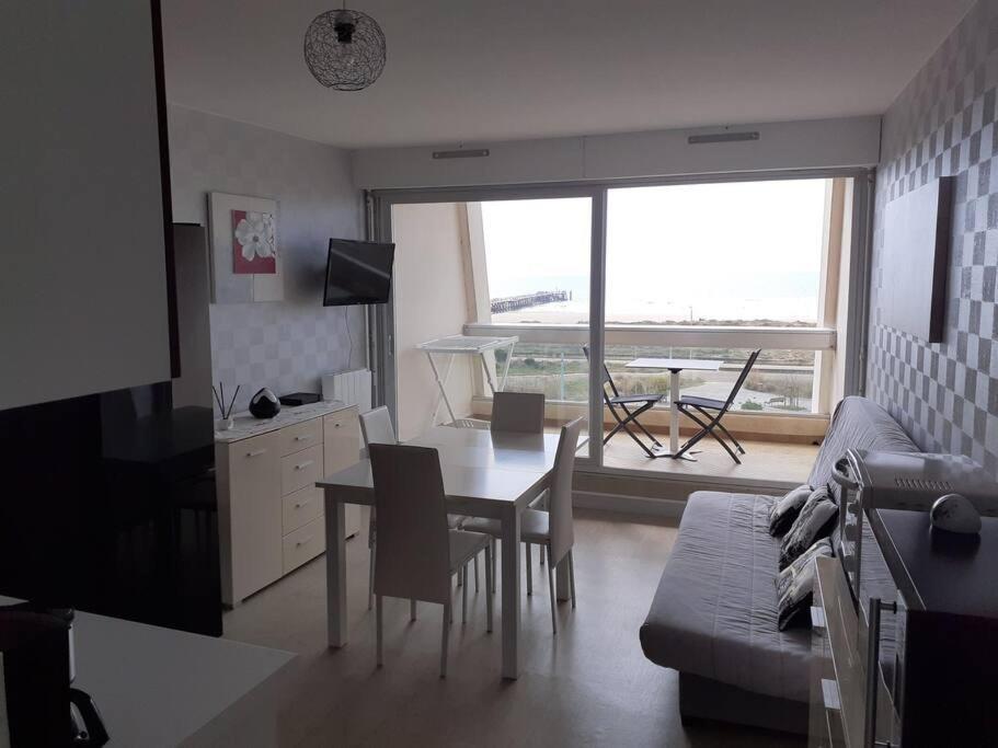 Appartement Vue Mer 4 Personnes Les Bains Exterior photo